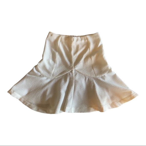 🌟 2/$30🌟 Mini mermaid white skirt - size small - Picture 2 of 8